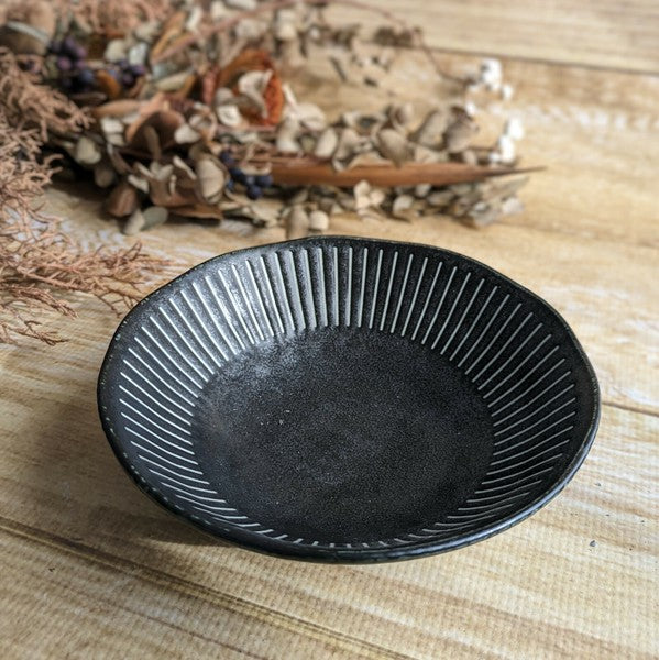 日本製 美濃燒 黑御影十草線條碗 | 深碗 湯碗 咖哩碗 深盤 日本製碗盤 陶瓷碗 小菜碗 黑色啞光質感