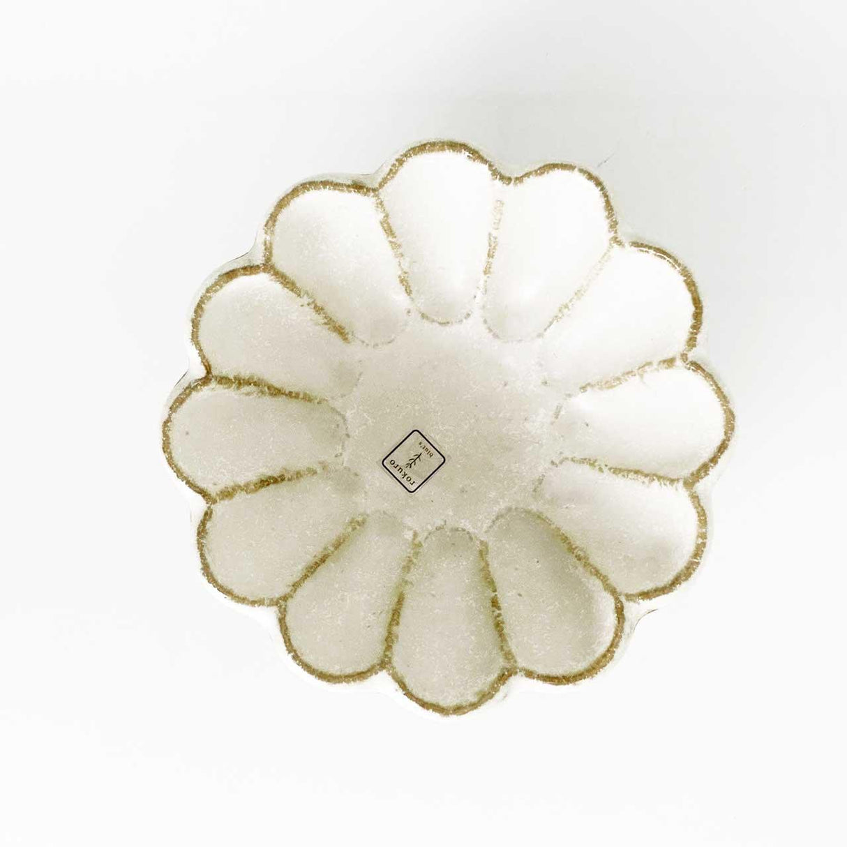 日本製 六魯 白色粉引輪花碗 12CM|白色碗 陶瓷餐盤 造型碗 - 富士通販