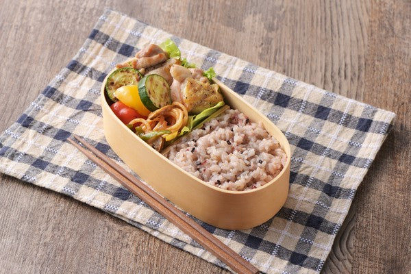 日本 吉川 鋁製木柄三格煎鍋 附透明鍋蓋 | 分隔煎鍋 不沾鍋 平底鍋 早餐鍋 快速備餐 煎蛋鍋 三合一