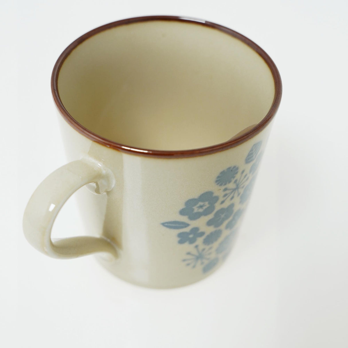 日本製 美濃燒馬克杯 藍色小花 300ml|陶瓷杯 日式茶杯 咖啡杯 - 富士通販