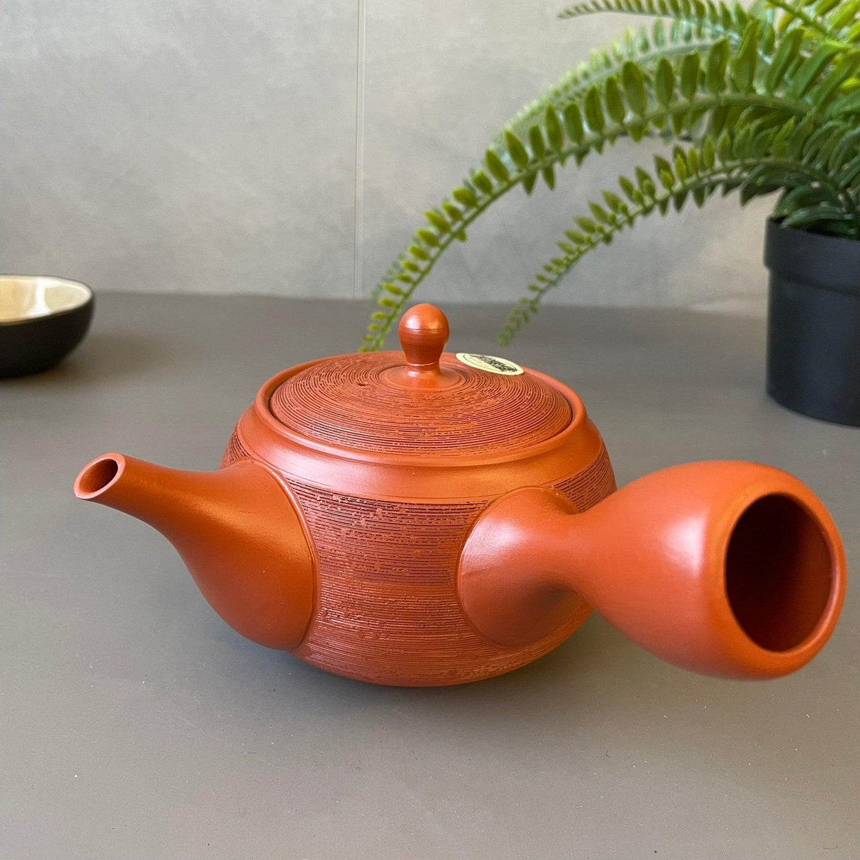 日本製 常滑燒 春秋窯 朱泥條紋 陶瓷茶壺|310cc - 富士通販