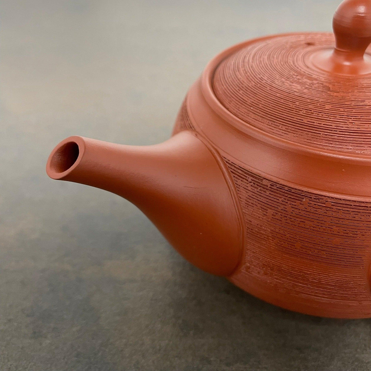 日本製 常滑燒 春秋窯 朱泥條紋 陶瓷茶壺|310cc - 富士通販