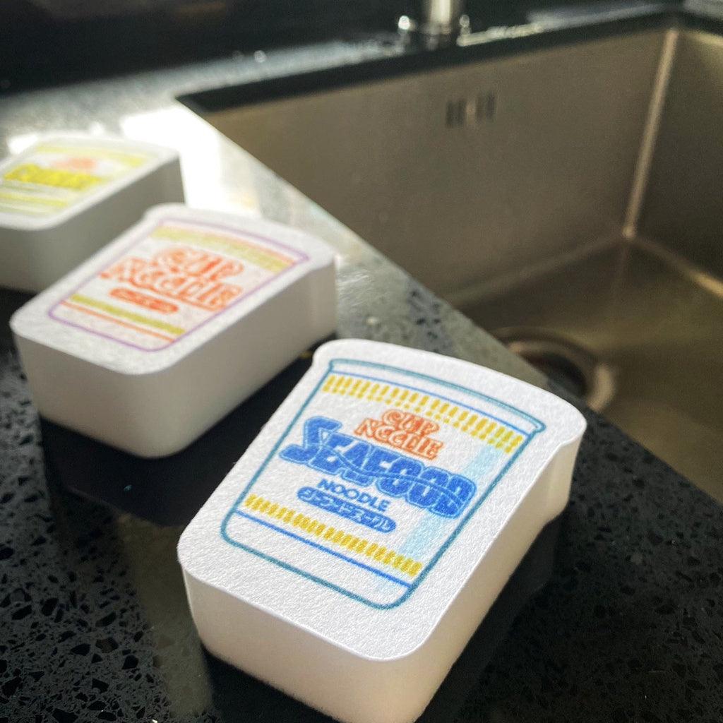 日清杯麵50週年紀念限量商品 科技海綿3入|魔力擦 清潔海綿 造型海棉 - 富士通販