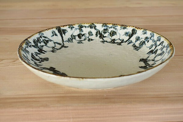 日本製 美濃燒 民芸錆十草深盤 | 沙拉盤 湯汁料理盤 彩釉雕紋 日式手作餐盤