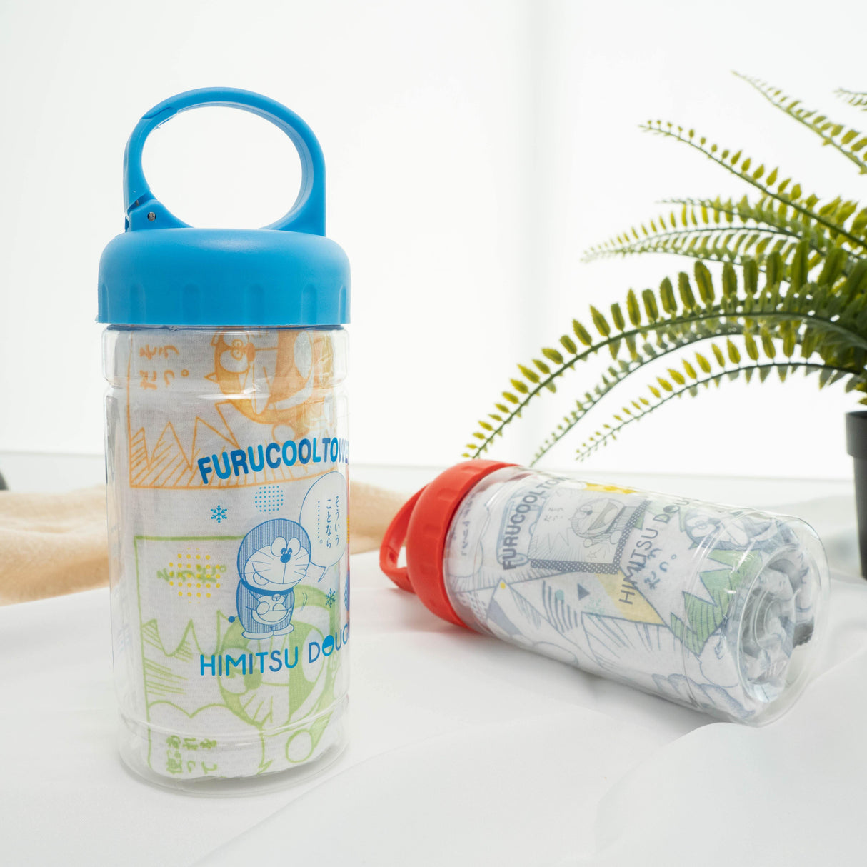 哆啦A夢造型涼毛巾|輕薄透氣可收納,附贈瓶子 - 富士通販