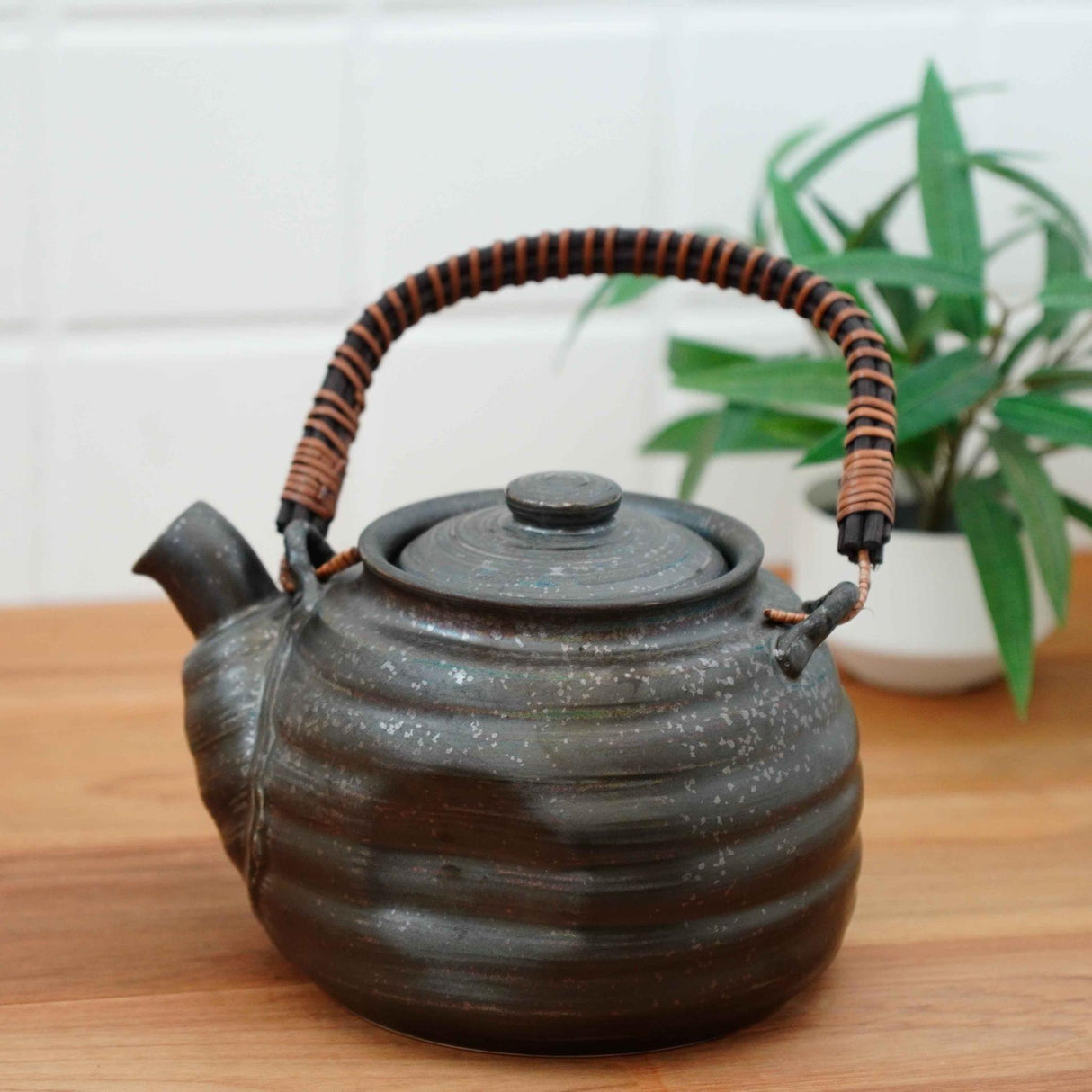 日本製 BLUT'S rokuro 六魯 黑鐵 陶瓷茶壺|1800cc - 富士通販