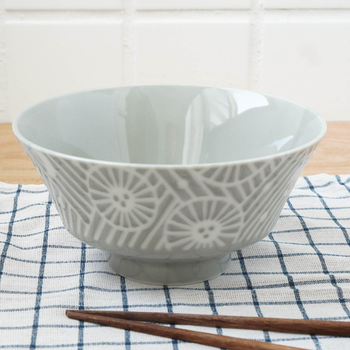 日本製 KAFU 美濃燒 花鳥風月系列180湯麵碗 | 易於疊放收納共有三色可選 - 富士通販