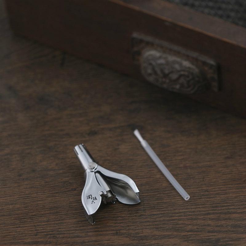 日本製關孫六旋轉鼻毛剪|貝印KAI安全鼻毛去除器(內附清潔刷) - 富士通販