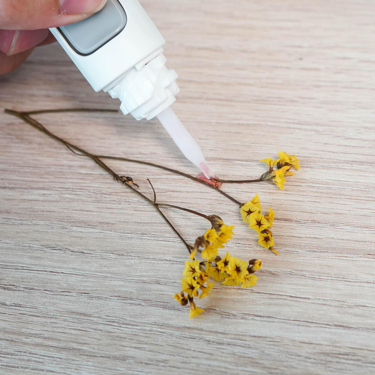 日本國譽KOKUYO Gloo|有色瞬間膠、快乾、不沾手膠水、強力膠 - 富士通販