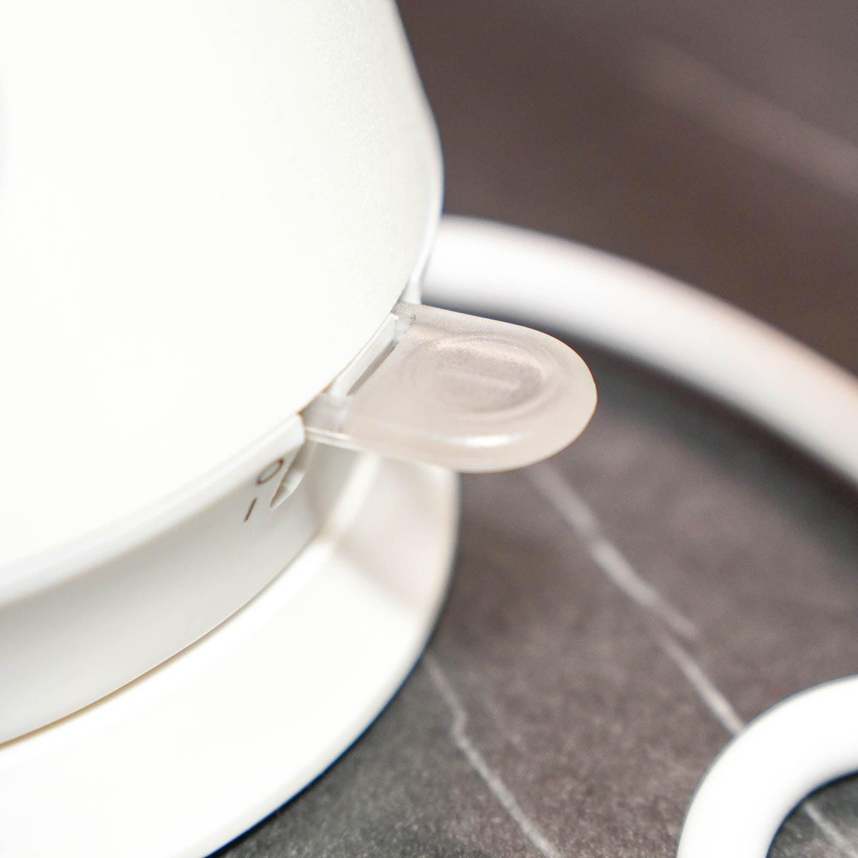 北歐 MOZ 電熱水壺 白色|電熱水壺 熱水壺 快煮壺 - 富士通販