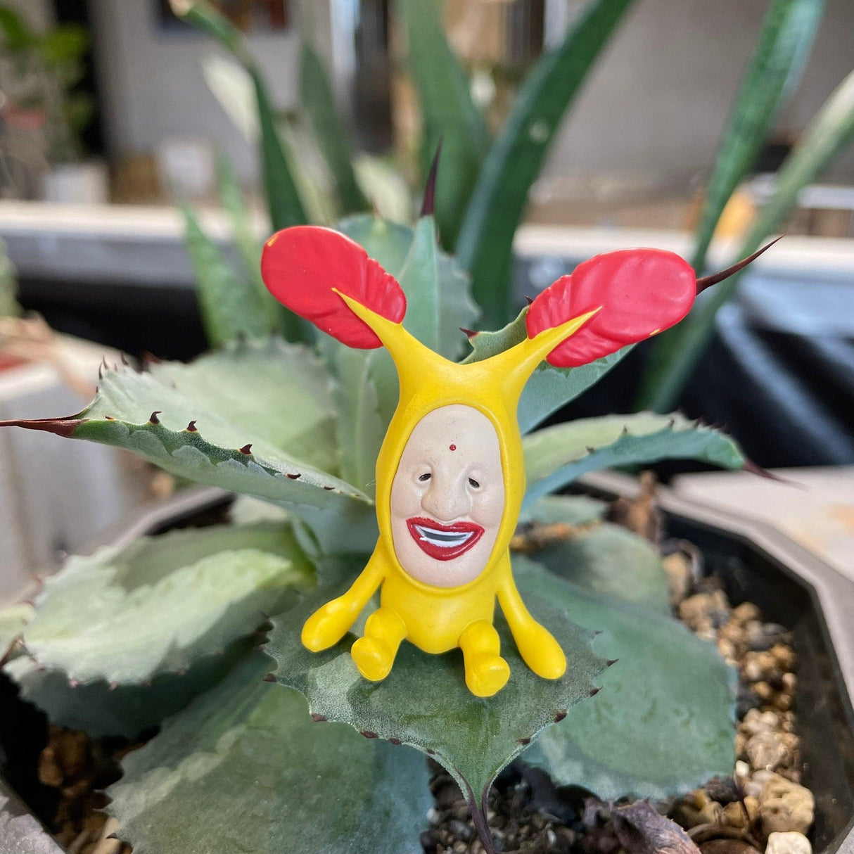 日本 Qualia 醜比頭坐姿公仔|日本扭蛋 療癒小物 擺飾 - 富士通販