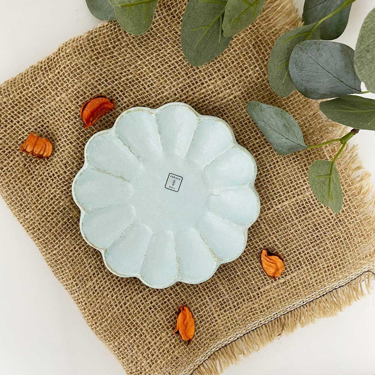 日本製 六魯 rokuro 粉引輪花盤 藍色14CM|小菜盤 點心盤 陶瓷餐盤 - 富士通販