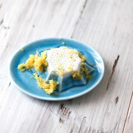 日本美濃燒 Rokuro Blut's 六魯 富士山造型磨泥器|醬油碟-日本製 - 富士通販