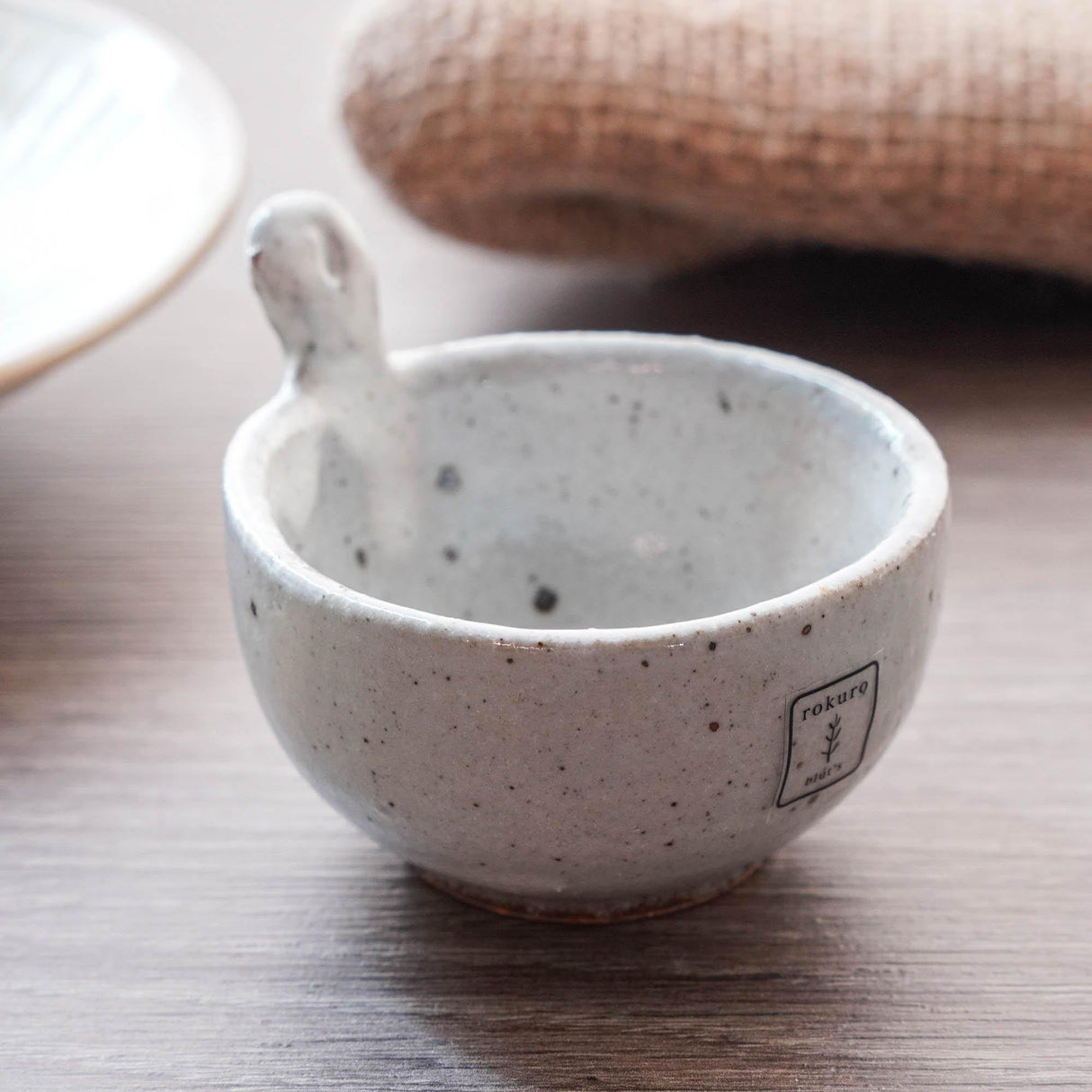 Rokuro Blut's 六魯 美濃燒陶瓷 小船造型圖樣小菜碟(單一販售) - 富士通販