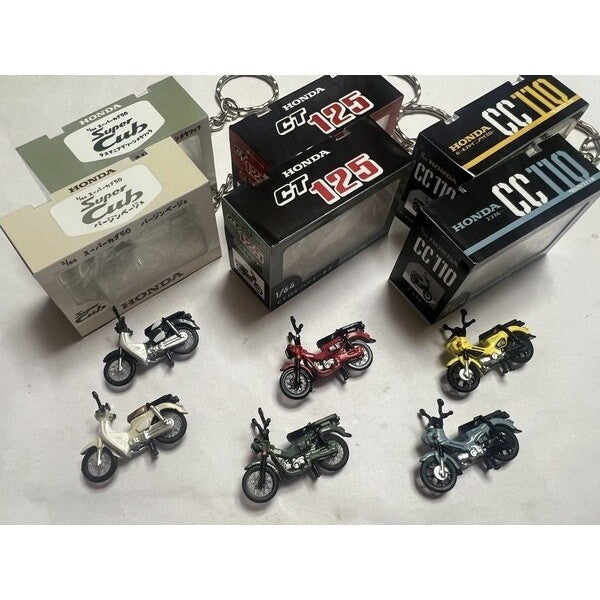 日本 TOY CABIN 1/64本田Cub模型鑰匙圈 扭蛋 迷你機車模型 Honda 吊飾 微縮公仔