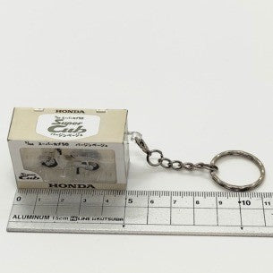 日本 TOY CABIN 1/64本田Cub模型鑰匙圈 扭蛋 迷你機車模型 Honda 吊飾 微縮公仔