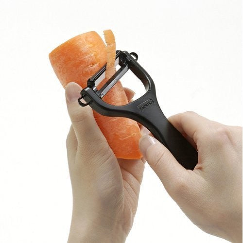 日本 KYOCERA 京瓷 陶瓷削皮刀 | 削皮器 斜角削皮刀 刨刀 黑色 CP-NA09