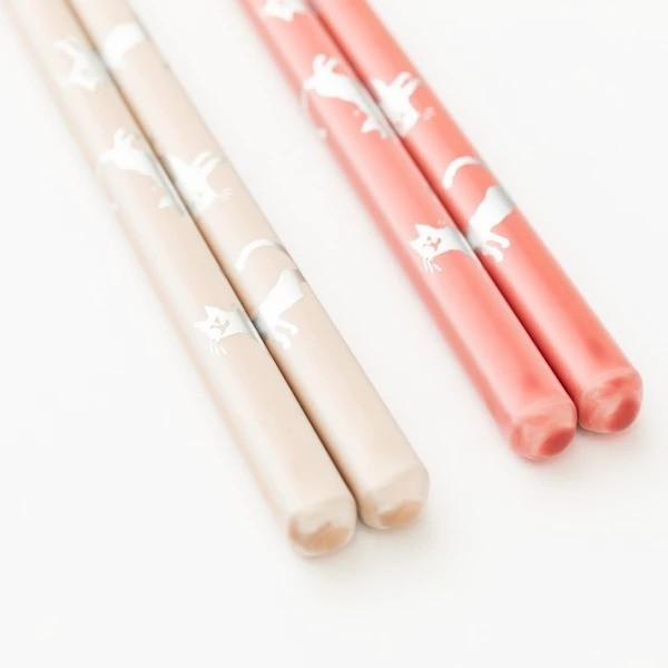 日本製 若狭塗 貓咪 點點 對筷禮盒組|筷子 對筷 筷架 木筷 結婚禮物 - 富士通販