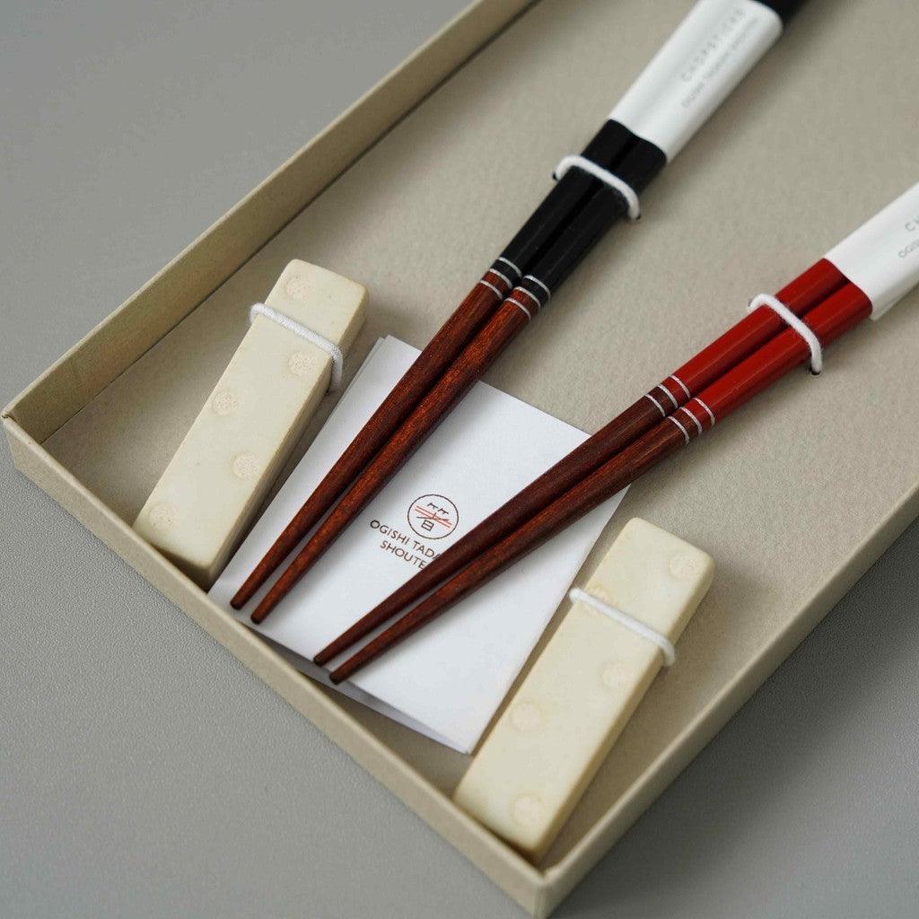 日本製 若狭塗 貓咪 點點 對筷禮盒組|筷子 對筷 筷架 木筷 結婚禮物 - 富士通販