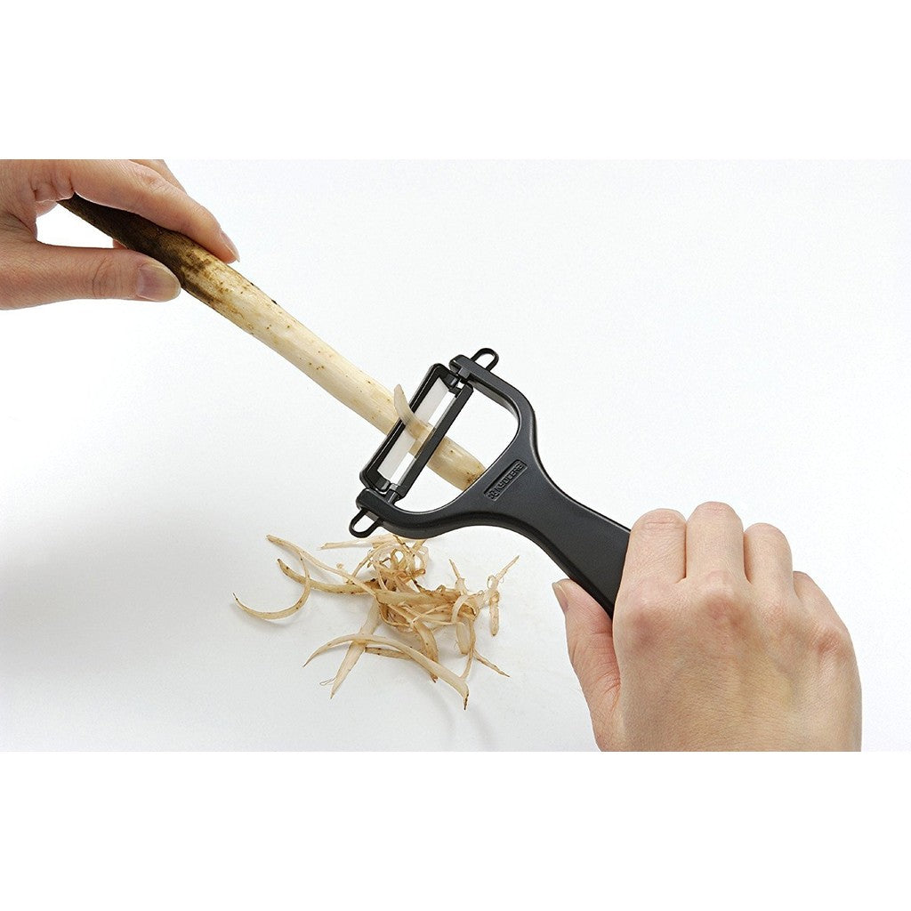 日本 KYOCERA 京瓷 陶瓷削皮刀 | 削皮器 斜角削皮刀 刨刀 黑色 CP-NA09