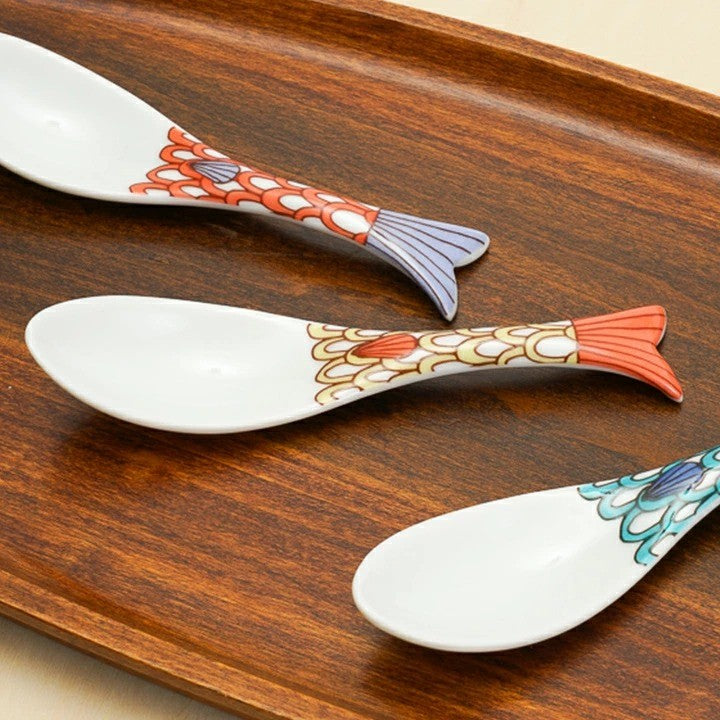 日本製 九谷燒 陶瓷魚湯匙 盒裝 三色 | 晴九谷 魚尾湯匙 中華湯匙 甜點湯匙 送禮