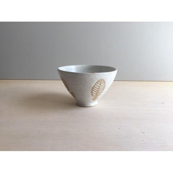 日本製 HANAtoHA 花朵 陶瓷碗 白色 青色 10.5cm|飯碗 餐碗 日式碗