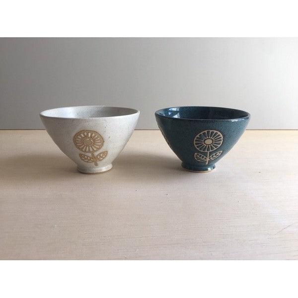 日本製 HANAtoHA 花朵 陶瓷碗 白色 青色 10.5cm|飯碗 餐碗 日式碗