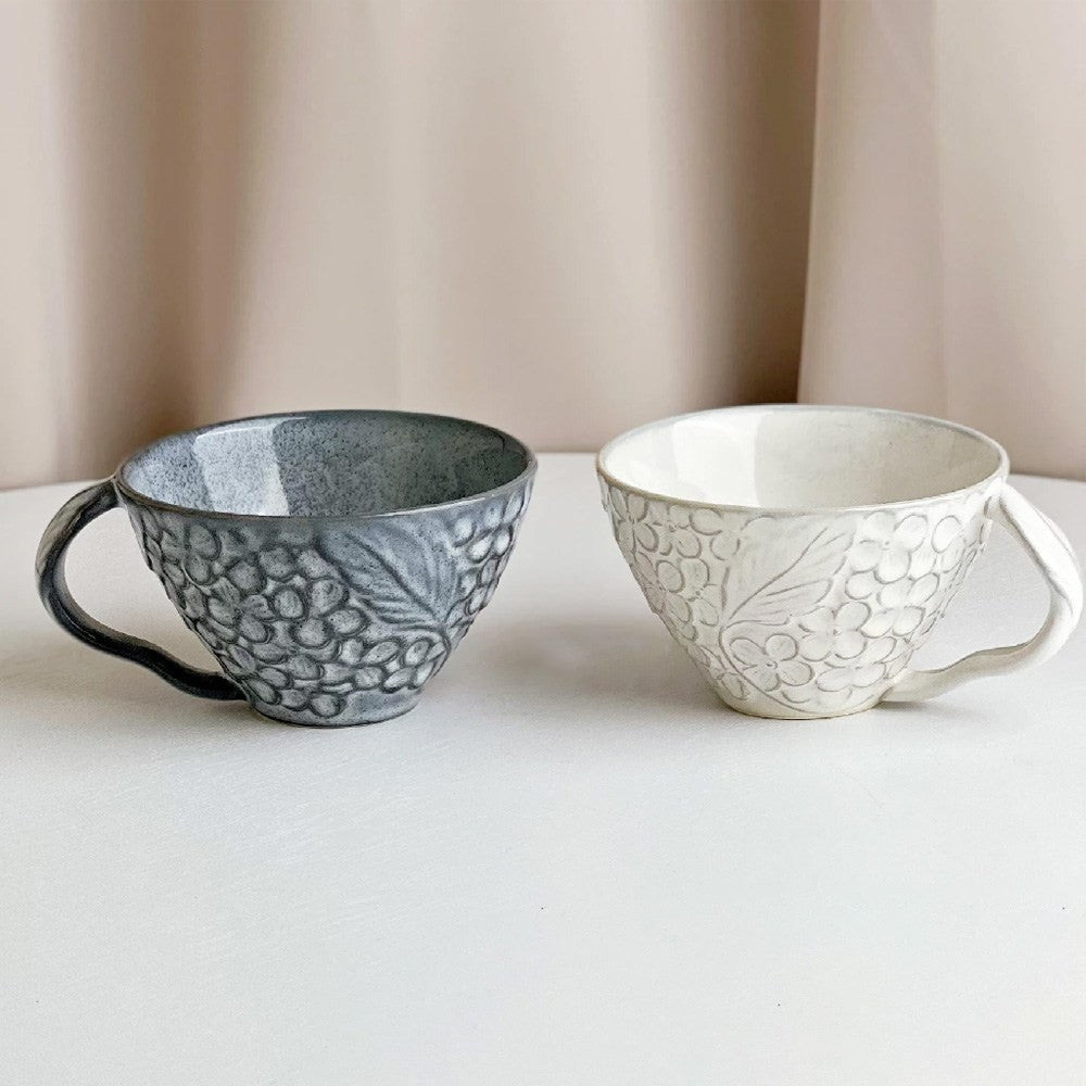 日本製 春櫻拿鐵杯盤 | 古典繡球花 咖啡杯碟 下午茶 小花浮雕 拍照道具