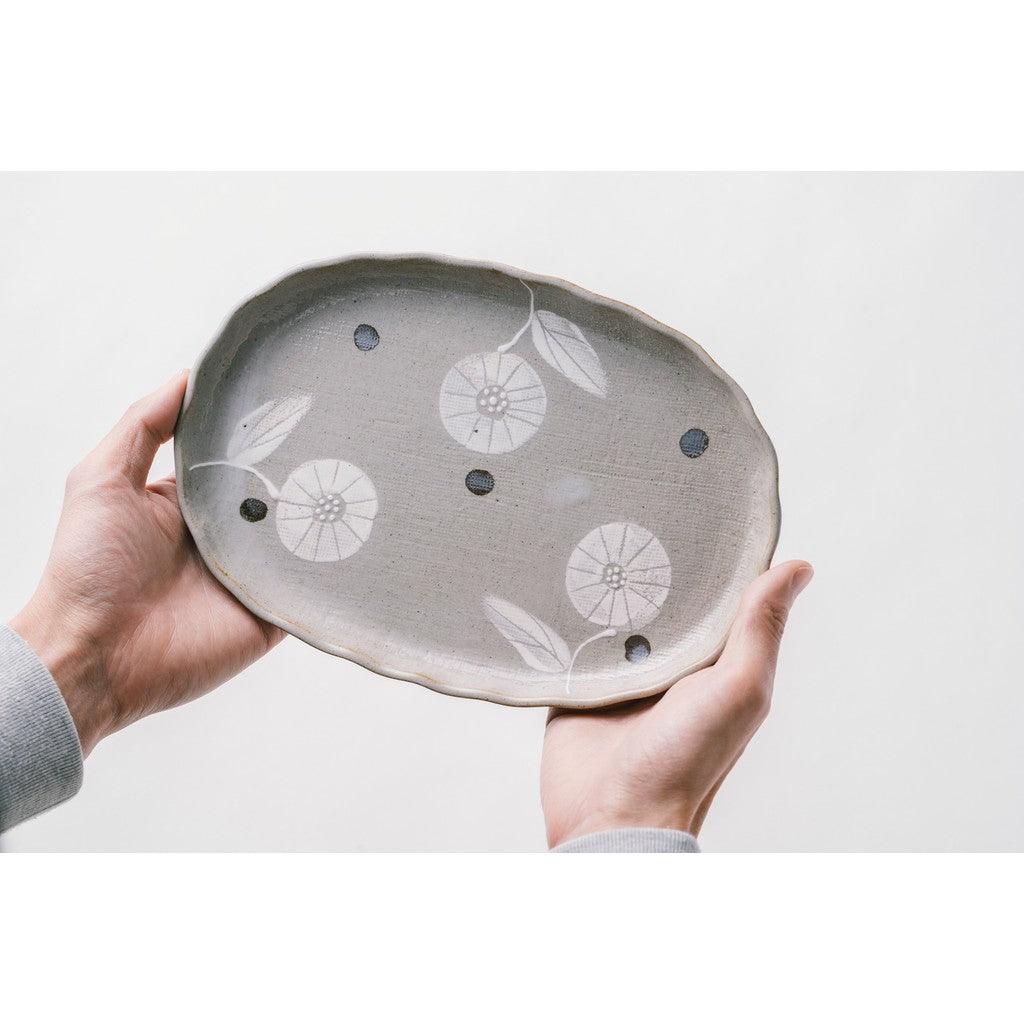 日本製 瀨戶燒 古典一輪花橢圓盤 灰白色 24cm|陶瓷盤 魚盤 水果盤