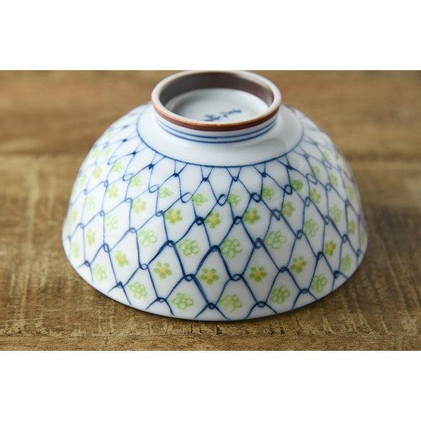 日本製 美濃燒 縐紗小花 茶碗 11.5cm 紅色 綠色|飯碗 陶瓷碗 夫妻碗