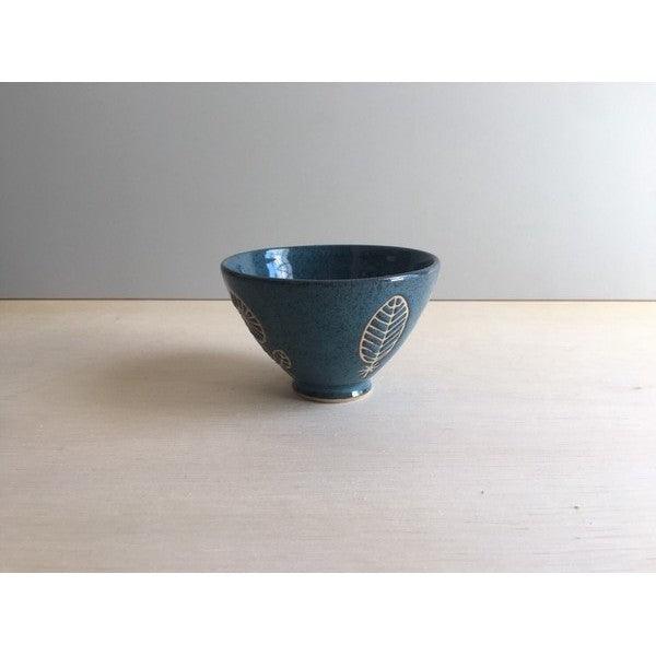 日本製 HANAtoHA 花朵 陶瓷碗 白色 青色 10.5cm|飯碗 餐碗 日式碗