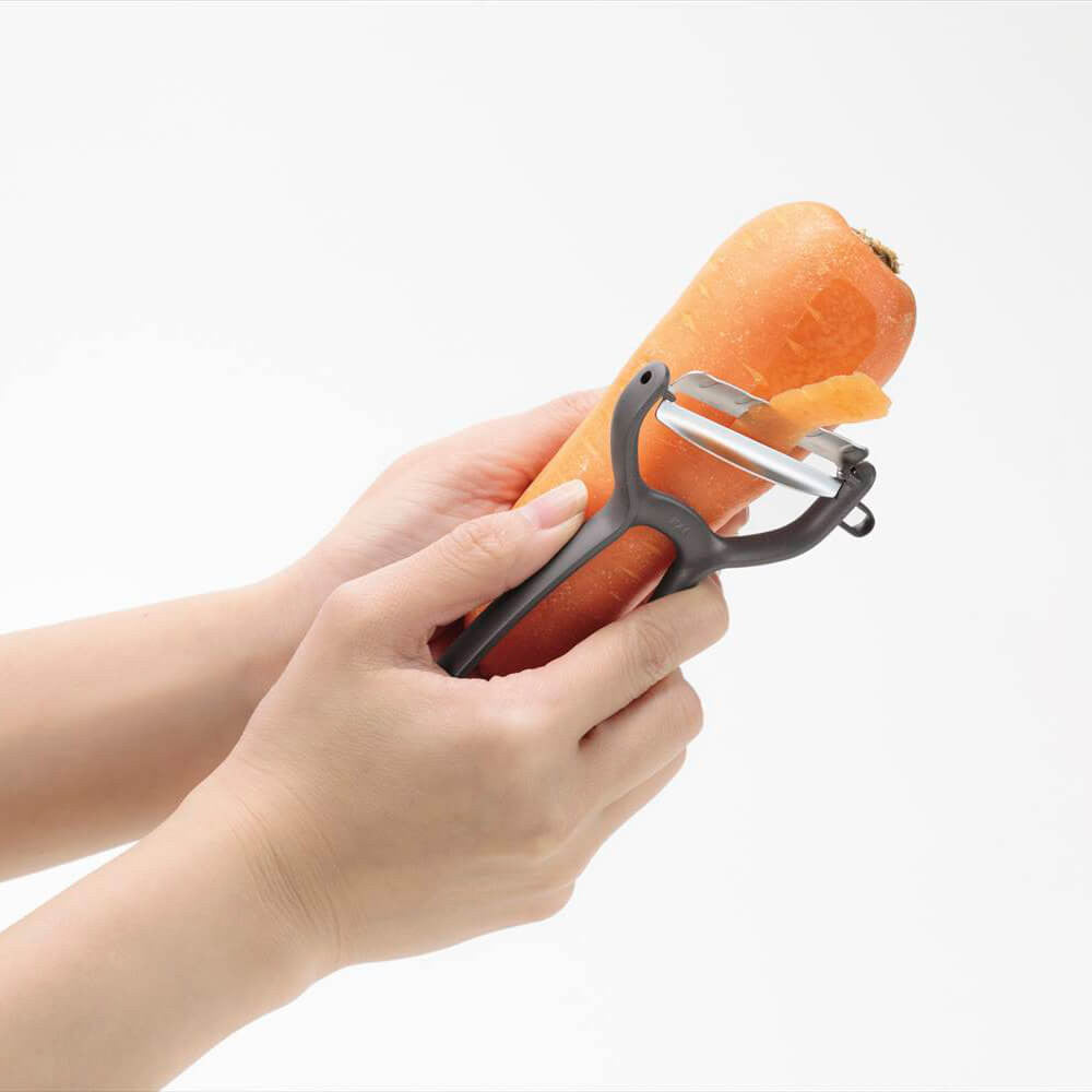 貝印 簡易削皮刀∣輕巧好握 刨刀 料理用具