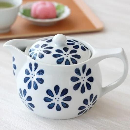 日本製 佐賀 有田燒 手繪花朵茶壺 | 泡茶壺 日本茶壺 花卉茶壺 泡茶 茶具 茶杯 櫻花茶壺 陶瓷茶壺