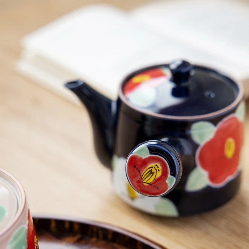 日本製 有田燒 手繪釉彩紅色椿花茶具3入組 側把茶壺 茶杯|泡茶壺 陶瓷茶杯 入厝禮盒