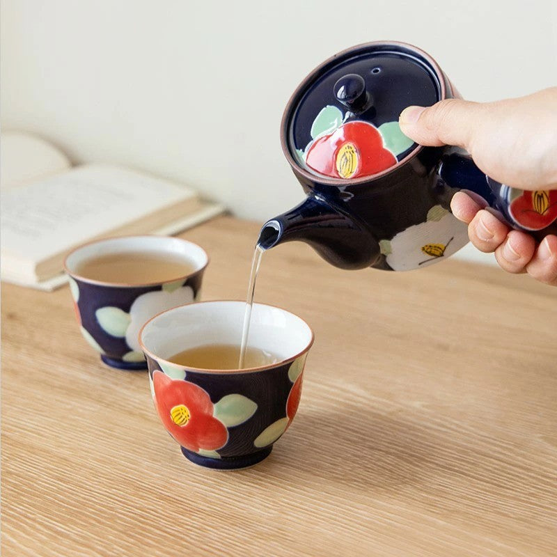 日本製 有田燒 手繪釉彩紅色椿花茶具3入組 側把茶壺 茶杯|泡茶壺 陶瓷茶杯 入厝禮盒
