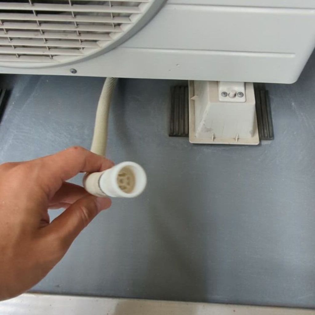 日本製 ISETO 伊勢藤 空調排水管防蟲塞 防蟲帽 2入裝 | 防蟑螂 防蟲器 冷氣排水管配件 除蟲