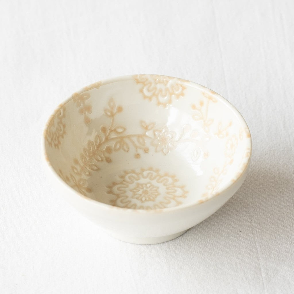 日本製 優雅蕾絲花邊造型陶瓷小碗|美濃燒 水果碗