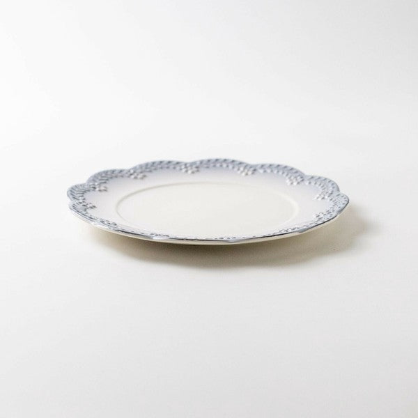 日本 歐風貴族浮雕花盤 23cm 大盤 兩色可選 | 圓形淺盤 花邊盤 鄉村陶瓷盤