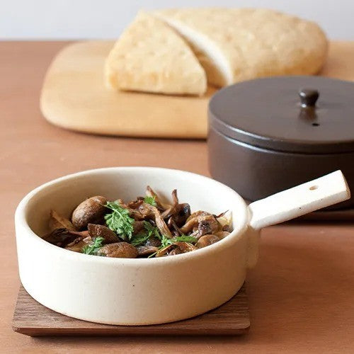 4th market 日本製 耐熱陶瓷煎鍋 附鍋蓋 | 可直火/烤箱 焗烤/蒸煮/煎烤料理 兩色