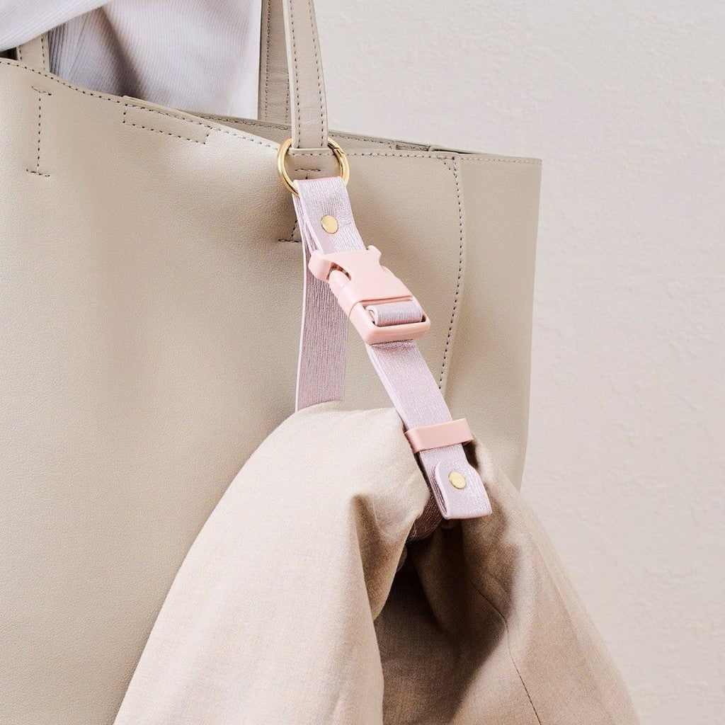 日本 3coins 新色珠光萬用掛勾 外套掛勾 | 掛環 夾克夾 可調節長度 外套登山扣