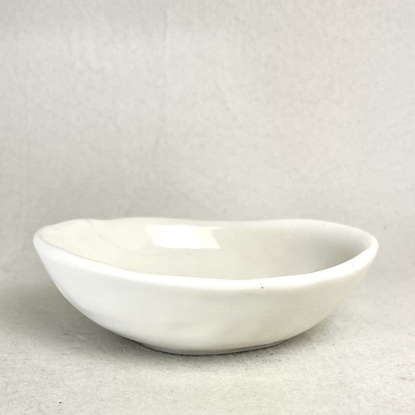 日本製 rokuro 六魯 兔子圖樣橢圓造型陶瓷碗 200ml|沙拉碗 甜點碗 水果碗 陶瓷餐具 盤子