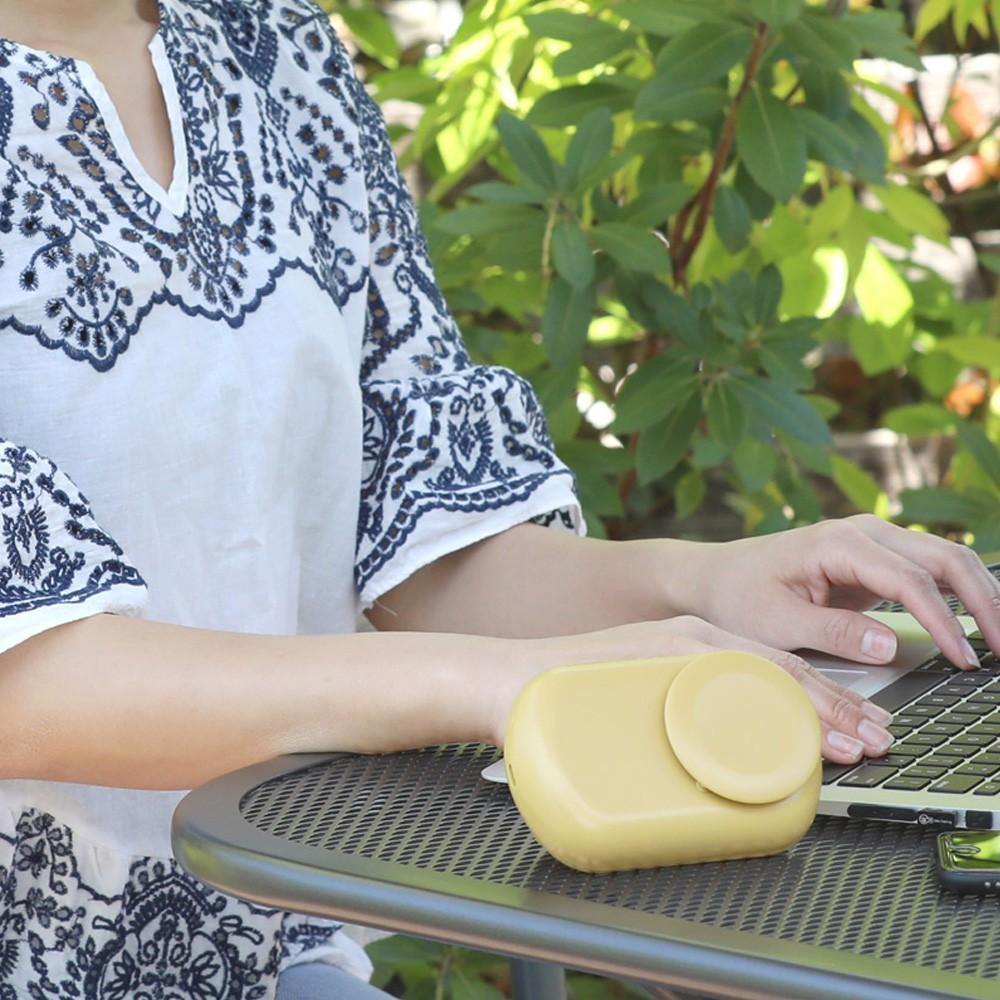 日本 兩用風扇|桌立風扇|掛脖式風扇| 附Type-C充電線-兩色可選 - 富士通販