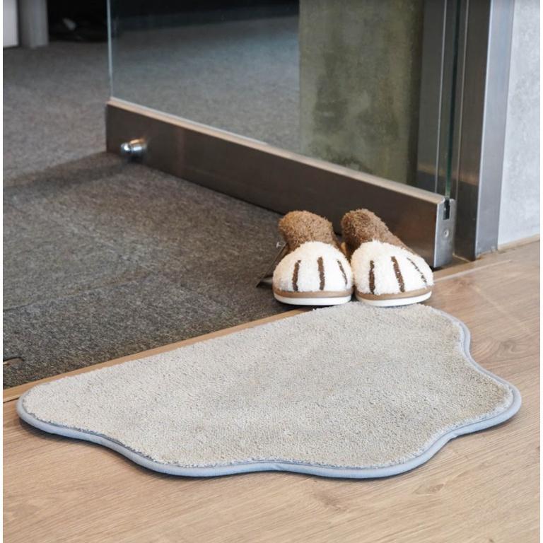 灰色雲朵造型地墊|吸水速乾, 防滑浴墊 - 富士通販