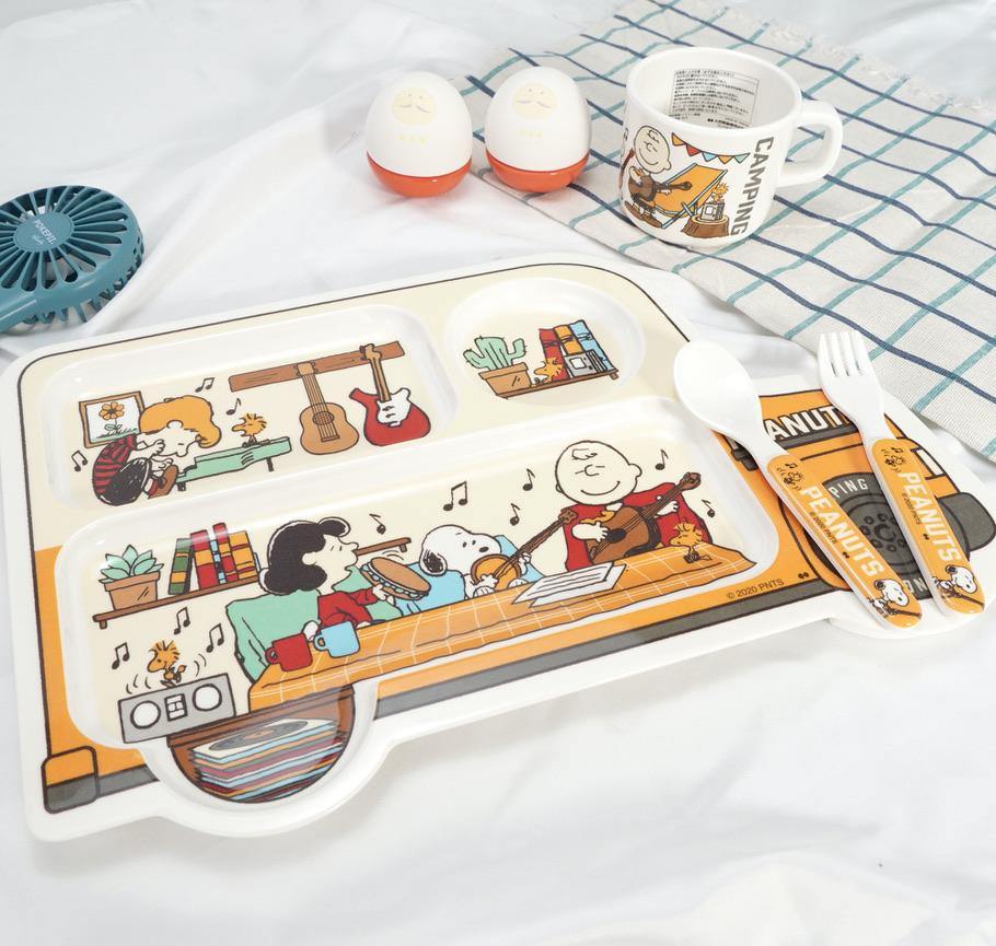 史努比巴士餐盤組|內含盤子、馬克杯、湯匙、叉子 - 富士通販