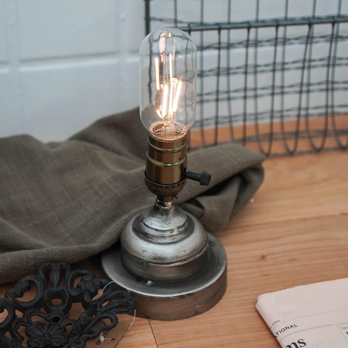 復古黃銅電池式檯燈|北歐、工業風格,懷舊古董燈泡 - 富士通販