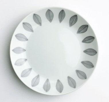 日本製 波佐見燒 雛菊花瓣 餐盤|共兩色 - 富士通販