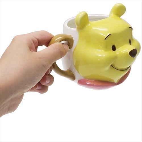 日本 迪士尼 維尼 立體 大臉馬克杯 350cc|陶瓷馬克杯 咖啡杯 - 富士通販