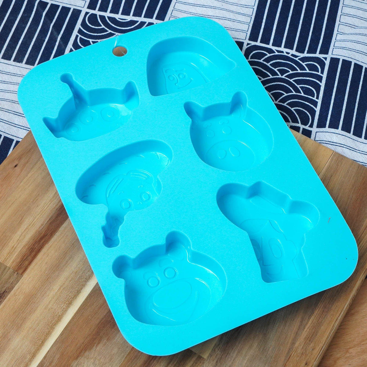 迪士尼蛋糕、巧克力模具|小熊維尼、怪獸電力公司、玩具總動員 - 富士通販