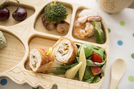 日本製 龍貓公車 木製分隔餐盤 餐具組|兒童餐具 湯匙叉子 禮盒組 - 富士通販