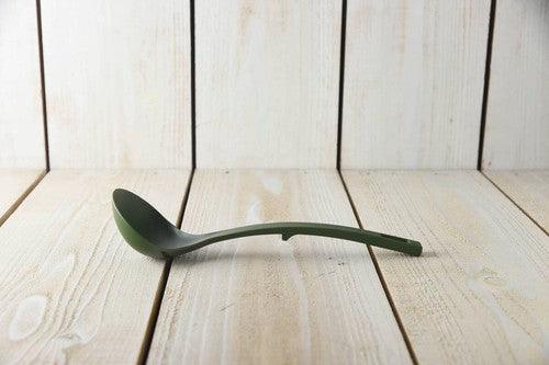 日本製 橄欖綠 耐熱尼龍煎匙 湯勺|鍋鏟 不沾鍋鏟 濾油鍋鏟 - 富士通販